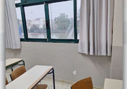 Παράθυρο έπεσε πάνω σε θρανία στο 3ο Γυμνάσιο Σαλαμίνας