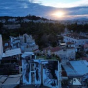 Το «Αναβαθμίζω το σπίτι μου» κόλλησε στη μαύρη εργασία