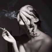 Κοιτάξτε τώρα να δείτε τι συμβαίνει…