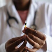 Το εμβόλιο για τον έρπητα ζωστήρα μειώνει τον κίνδυνο καρδιαγγειακής νόσου