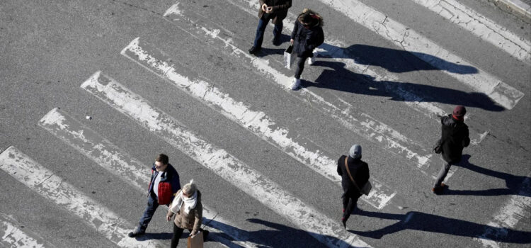 Από σήμερα οι πολίτες αξιολογούν το Δημόσιο – Πώς λειτουργεί η πλατφόρμα axiologisi.ypes.gov