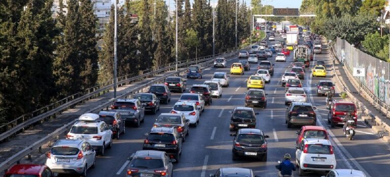 Τέλη κυκλοφορίας με τον μήνα: Τι αλλάζει στις ημερομηνίες και την ακινησία – Αναλυτικά ο «δεκάλογος» της ΑΑΔΕ