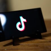 Αυτά είναι τα 3 «όπλα» του TikTok για την προστασία των παιδιών στην πλατφόρμα