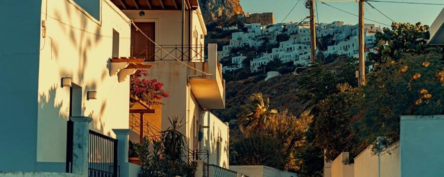 Ρύθμιση για τα οικόπεδα που έγιναν χωράφια: Τι θα ισχύει για οικισμούς κάτω των 2.000 κατοίκων