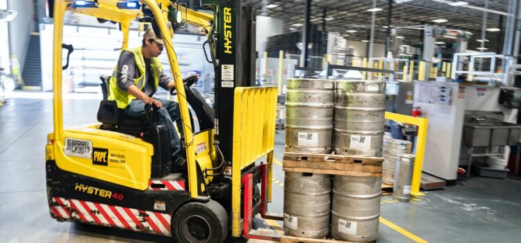 Ανοδικά η μεταποίηση στην Ελλάδα: Ανάπτυξη και αύξηση παραγγελιών στον Ιούνιο