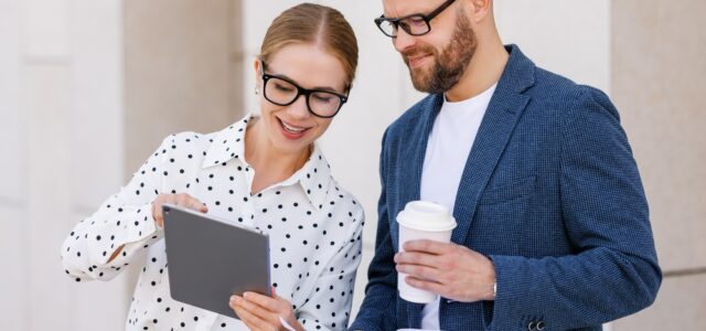 «Walking meeting»: Γιατί να περπατήσω στη δουλειά; Η επιστήμη απαντά