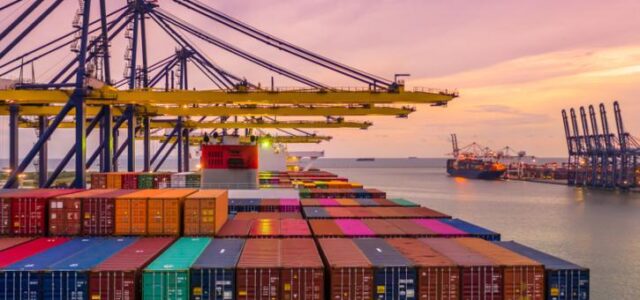 Λαθρεμπόριο: Ψηφιακό «μάτι» της ΑΑΔΕ σε φορτηγά και κοντέινερ – Online παρακολούθηση σε σύνορα, διόδια, τελωνεία