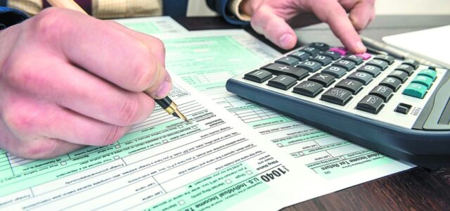Εφορία: Ετσι θα ξετρυπώνει όσους κρύβουν χρήματα – Ποιους ψάχνει πρώτα, πώς και τι ελέγχει