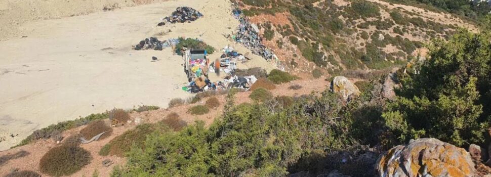 Συνελήφθησαν 17 υπάλληλοι του δήμου για απόθεση αποβλήτων σε παράνομη χωματερή