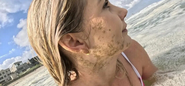 Influencer κολυμπά σε λύματα βόθρου – και το internet τρολάρει αγρίως