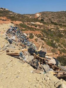 Συνελήφθησαν ο Δήμαρχος και ο Αντιδήμαρχος για ρύπανση του νησιού