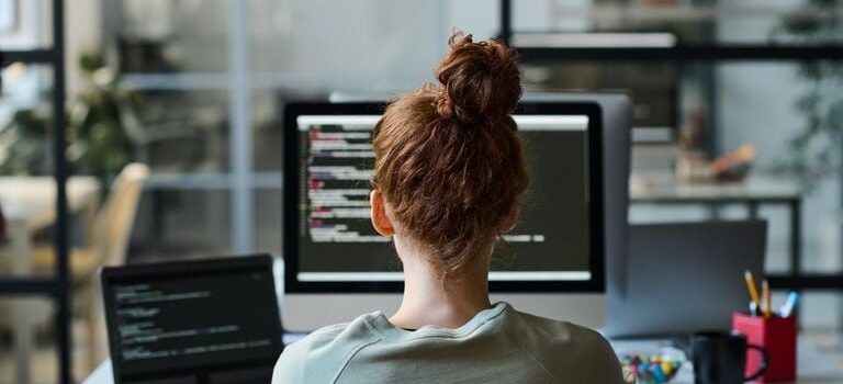Ένας στους δύο νέους θέλει να ξεκινήσει τη δική του επιχείρηση