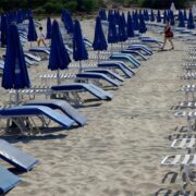 Τσουνάμι καταγγελιών για αυθαιρεσίες σε παραλίες μέσω του MyCoast: Οι πρωταθλήτριες στις παραβάσεις