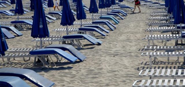 Τσουνάμι καταγγελιών για αυθαιρεσίες σε παραλίες μέσω του MyCoast: Οι πρωταθλήτριες στις παραβάσεις