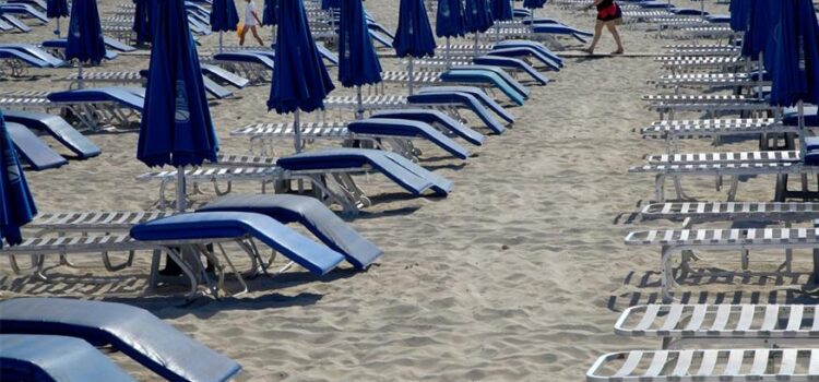 Τσουνάμι καταγγελιών για αυθαιρεσίες σε παραλίες μέσω του MyCoast: Οι πρωταθλήτριες στις παραβάσεις