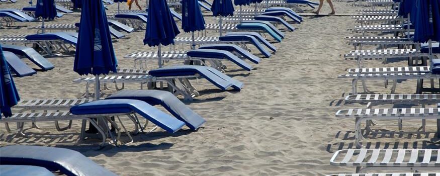 Τσουνάμι καταγγελιών για αυθαιρεσίες σε παραλίες μέσω του MyCoast: Οι πρωταθλήτριες στις παραβάσεις