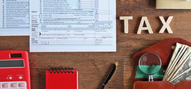 Φορολογικές δηλώσεις 2025: Ρεκόρ εισοδημάτων, ρεκόρ φόρων