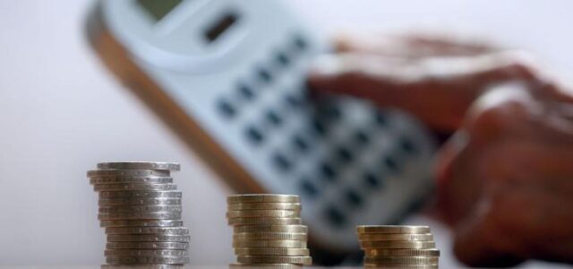 Εφορία: Κάλυψη τεκμηρίων με γονική παροχή ή δωρεά χρημάτων – Ποιες παγίδες κρύβουν