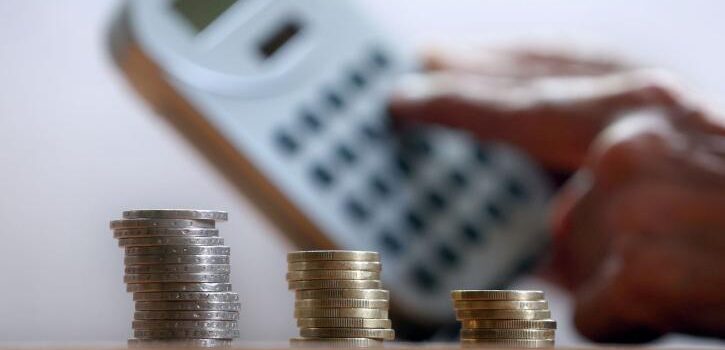 Εφορία: Κάλυψη τεκμηρίων με γονική παροχή ή δωρεά χρημάτων – Ποιες παγίδες κρύβουν