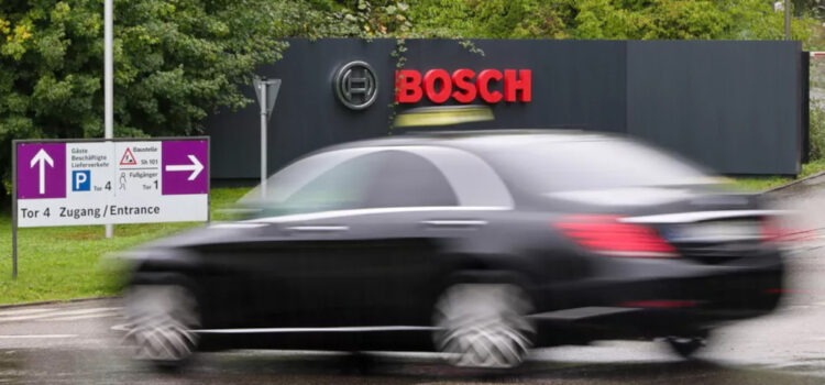 Το τέλος… του τέλους των συμβατικών κινητήρων: Η απροθυμία των πολιτών να «αγκαλιάσουν» την ηλεκτροκίνηση κλονίζει την αυτοκινητοβιομηχανία