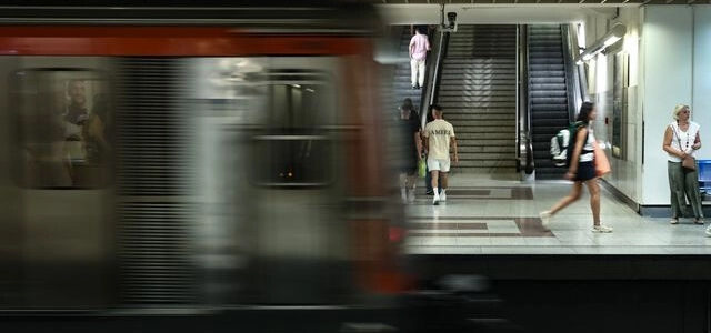 Αθήνα: 24ωρη λειτουργία Μετρό, Τραμ και Λεωφορείων κάθε Σάββατο – Οι συχνότητες διέλευσης
