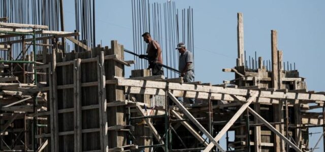Εργασιακό νομοσχέδιο: Τι αλλάζει σε άδειες και μέτρα ασφάλειας – Τι είναι ο «Ηριδανός»