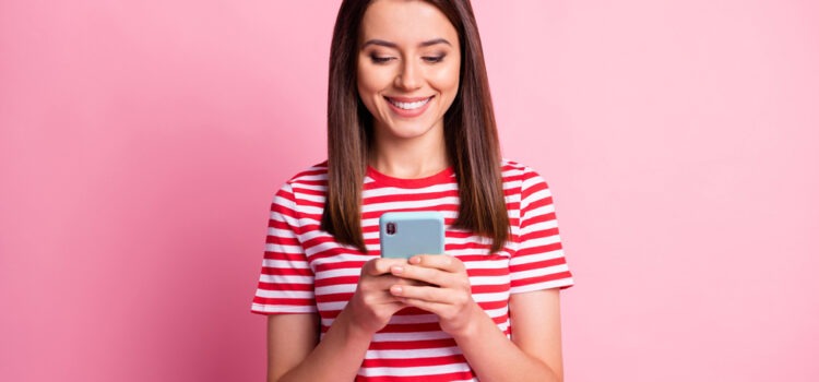 Επικοινωνία: Η ειλικρίνεια φαίνεται από το πώς γράφουμε;