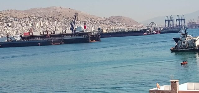 Πετρελαιοκηλίδα  στο Καματερό