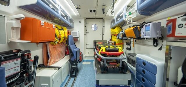 Γιάννης Πλακιωτάκης. Ένα νέο πλωτό ασθενοφόρο παραδόθηκε στην Ιεράπετρα