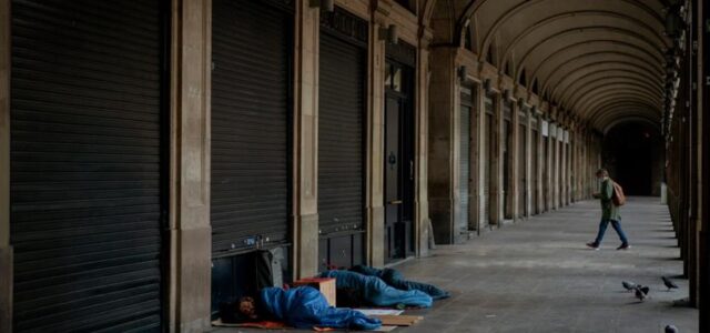 Η Ευρώπη αποτυγχάνει να στεγάσει τους πολίτες της: Πρωτοφανής αύξηση των αστέγων – Αποκαρδιωτικά στοιχεία