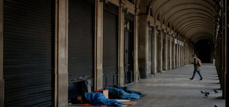 Η Ευρώπη αποτυγχάνει να στεγάσει τους πολίτες της: Πρωτοφανής αύξηση των αστέγων – Αποκαρδιωτικά στοιχεία