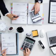 Η ΑΑΔΕ συμπληρώνει αυτόματα τις φορολογικές μας δηλώσεις και με… έκπτωση