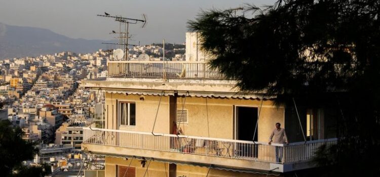 Σε ακίνητα το 70% της περιουσίας των ελληνικών νοικοκυριών