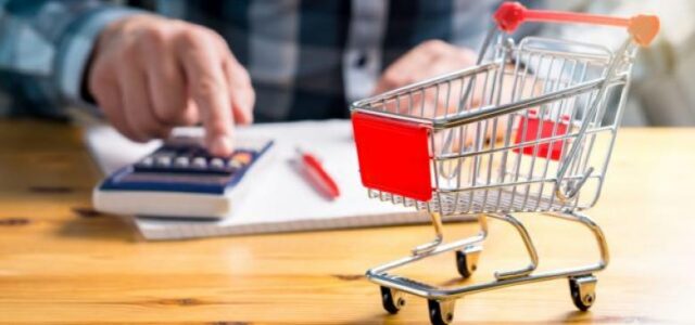 ΙΟΒΕ: Η ακρίβεια πιέζει τους καταναλωτές – «Αδύνατη η αποταμίευση» λένε 8 στους 10