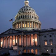 Επίσημα σε shutdown οι ΗΠΑ – Τι σημαίνει, ποιους επηρεάζει