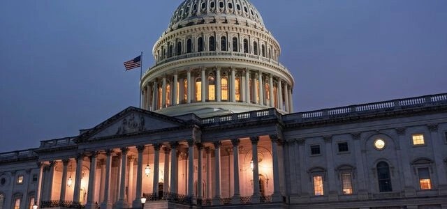 Επίσημα σε shutdown οι ΗΠΑ – Τι σημαίνει, ποιους επηρεάζει
