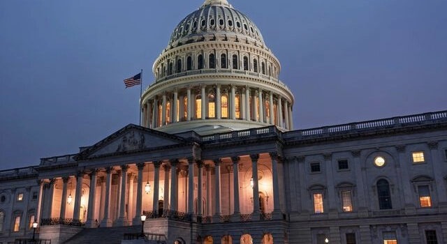 Επίσημα σε shutdown οι ΗΠΑ – Τι σημαίνει, ποιους επηρεάζει