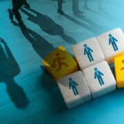 Αγορά εργασίας: Οι τέσσερις φυλές των ανέργων – Τι συμβαίνει με τις κενές θέσεις