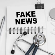 Fake news στην Υγεία: Πώς θα εντοπίζονται οι ψευδείς πληροφορίες για την υγεία στην Ελλάδα