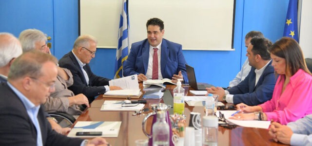 Λιβάνιος σε ΚΕΔΕ: “Πετσοκομμένη” έκτακτη επιχορήγηση & “μπαλάκι” σε Πιερρακάκη – Τι είπε για Κώδικα