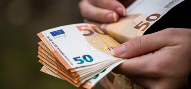 Έρχονται έως 120 δόσεις για ληξιπρόθεσμα χρέη – Ρύθμιση για επιχειρήσεις και επαγγελματίες