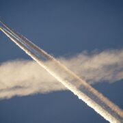 Τελικά, μας ψεκάζουν; Ειδική ομάδα θα ερευνήσει τη μεγαλύτερη θεωρία συνωμοσίας για τον έλεγχο του κλίματος και του καιρού