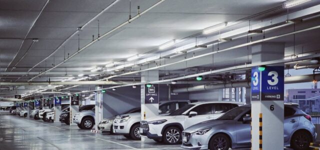 Πώς οι θέσεις στάθμευσης έγιναν μια από τις πιο αποδοτικές επενδύσεις της τελευταίας 5ετίας