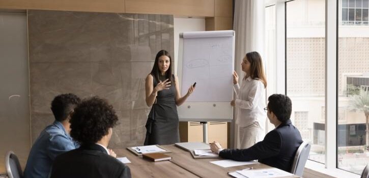 Εργασιακό: Τι θα γίνει τελικά με το 13ωρο – Η δικλείδα ασφαλείας και η προσαύξηση του μισθού