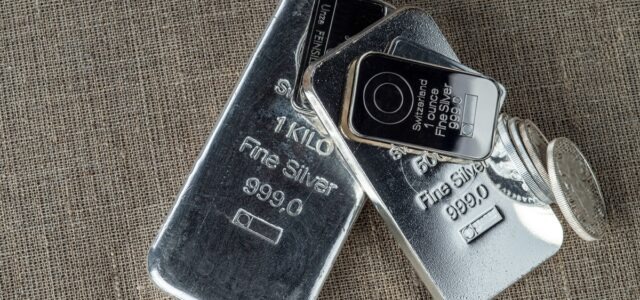 Η Goldman Sachs προειδοποιεί: Το ράλι στο ασήμι μπορεί να καταλήξει σε απότομη διόρθωση