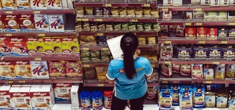 «Ανοιχτές» εκατοντάδες θέσεις εργασίας σε έξι αλυσίδες σούπερ μάρκετ