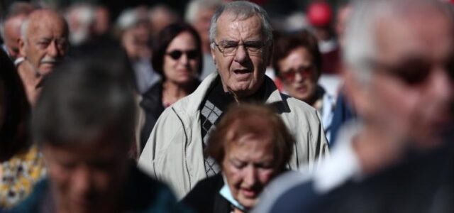 Αναδρομικά: Αντίστροφη μέτρηση για δηλώσεις έως το τέλος του 2025 – Τι ισχύει για τους φόρους