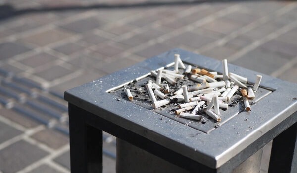 Τα φιλτράκια των τσιγάρων είναι «μπίζνα» – Έρευνα αποδεικνύει ότι είναι απάτη της καπνοβιομηχανίας