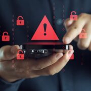 Σας έχουν χακάρει το κινητό; Τα σημάδια που δεν πρέπει να αγνοήσετε