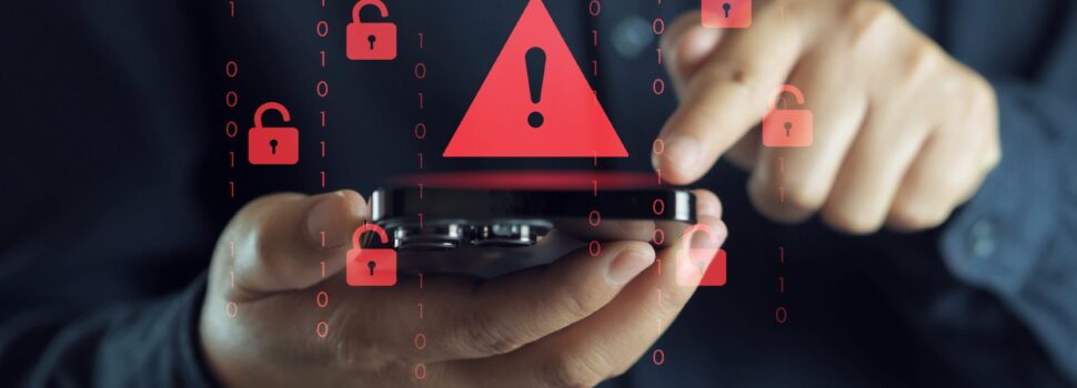 Σας έχουν χακάρει το κινητό; Τα σημάδια που δεν πρέπει να αγνοήσετε